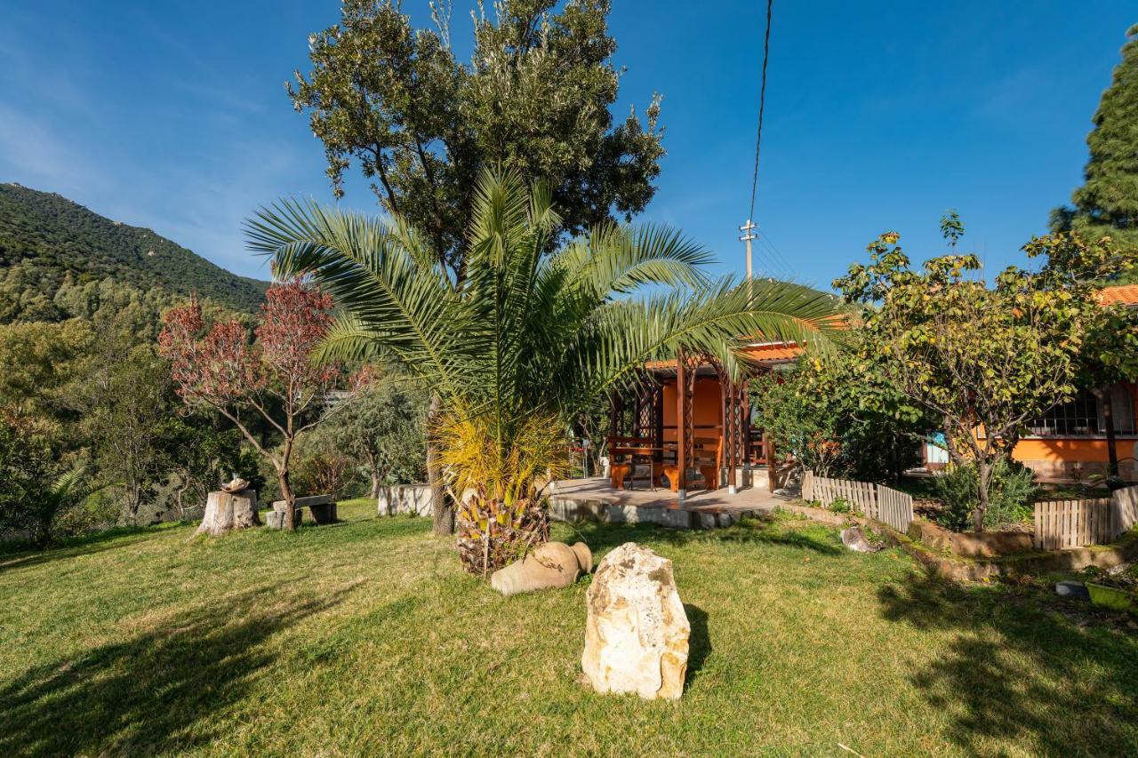 Villa Sureu Solanas  Bagian luar foto